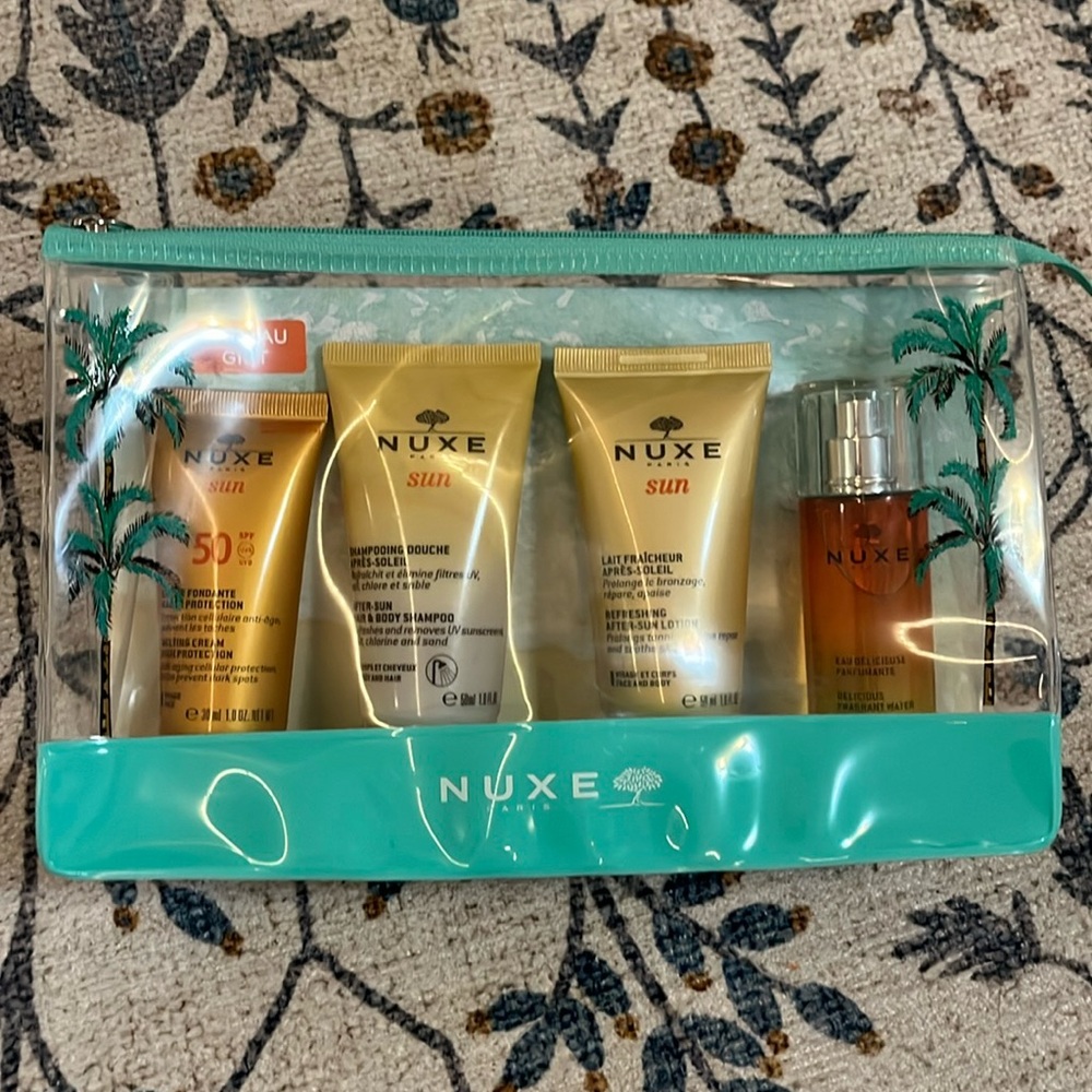 Nuxe sun gift/travel bag